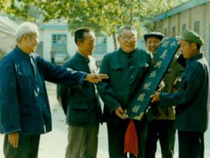 道口燒雞加盟要注意哪些點，燒雞專業(yè)加盟為您解答